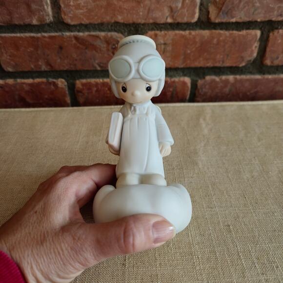 Vintage Precious Moments "Trust in the Lord" Figurine - Picture 1 of 9